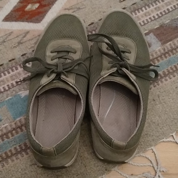 Olive green dansko sneakers/tennis shoes - Picture 5 of 5